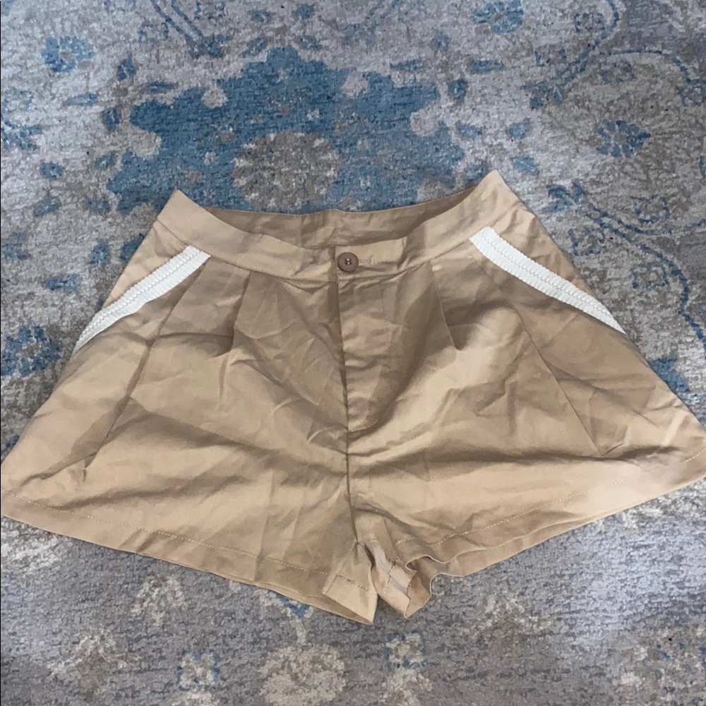 SHEIN Women's Tan Cargo Shorts